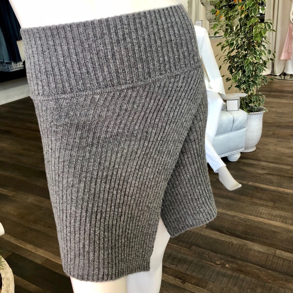 Slit Skirt - Picture 1 of 1